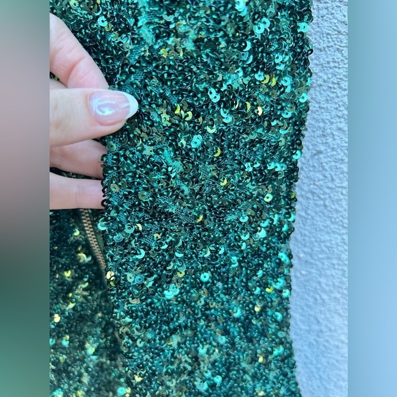 Alice + Olivia COLEY SEQUIN MINI DRESS in Forest Green New with Tags! - Picture 8 of 10